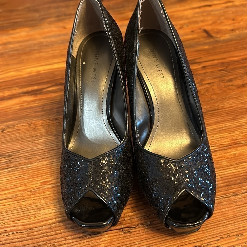 Nine West sequenced black heels! - Picture 3 of 5